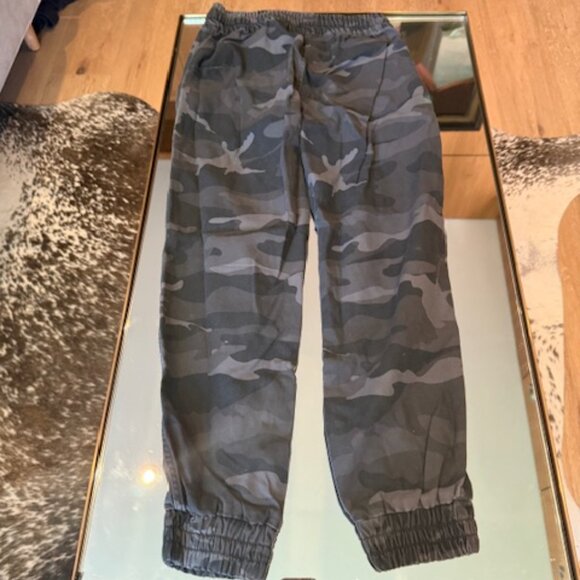 Pre-loved TNA Alex Camo Jogger Pants in Black/Grey - Size XS - Picture 2 of 4